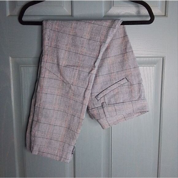 Gap, signature skinny ankle, black and red plaid, women's size 10 - Picture 3 of 8